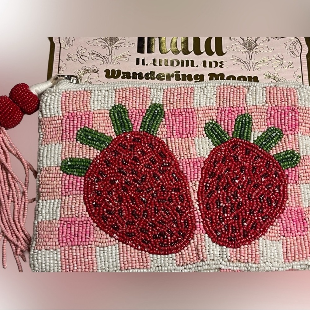 Rare. Made in India beaded strawberry clutch purse / wallet / coin purse